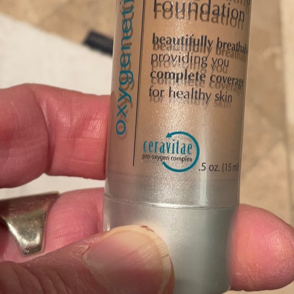 Oxygenetix Oxygenating Foundation. Build Beautifully for Complete coverage.5oz - Picture 10 of 10